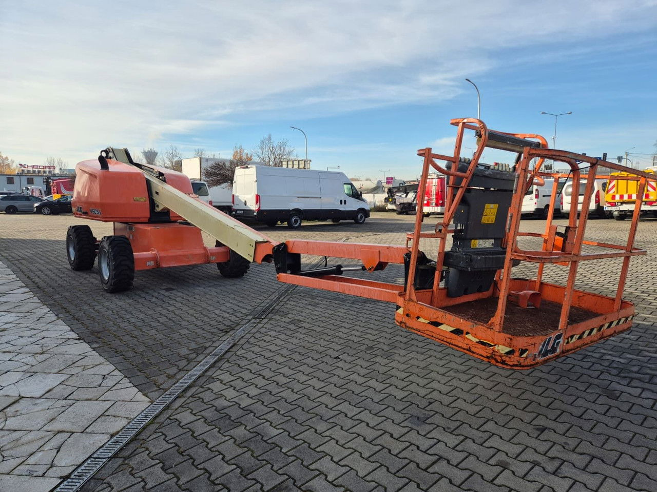 JLG 460SJ 4X4 / 1 Owner / Works Great - Коленчатый подъемник: фото 4 JLG 460SJ 4X4 / 1 Owner / Works Great - Коленчатый подъемник: фото 4