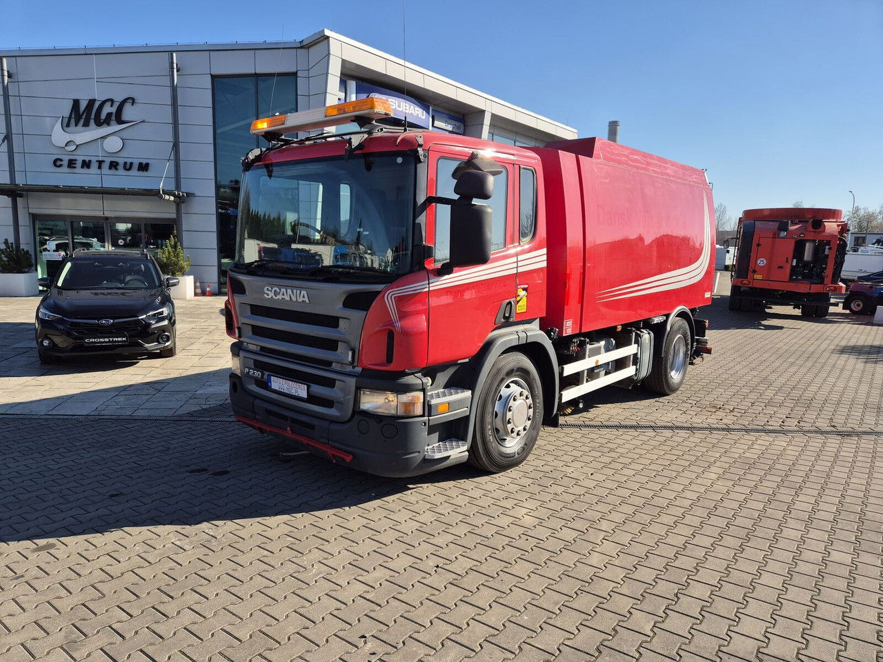 Scania P230 4X2 / Sweeper / Johnston VX800 / Sprayer / LOW Mileage / Scania P230 4X2 / Sweeper / Johnston VX800 / Sprayer / LOW Mileage / - Подметально-уборочная машина: фото 1 Scania P230 4X2 / Sweeper / Johnston VX800 / Sprayer / LOW Mileage / Scania P230 4X2 / Sweeper / Johnston VX800 / Sprayer / LOW Mileage / - Подметально-уборочная машина: фото 1