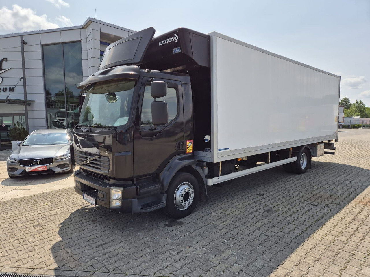 Volvo FL 240 1 Owner / Container - Грузовик с закрытым кузовом: фото 2 Volvo FL 240 1 Owner / Container - Грузовик с закрытым кузовом: фото 2