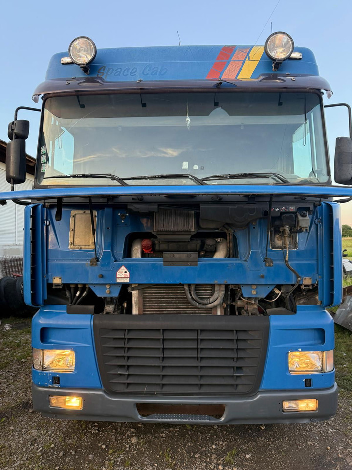 DAF XF 95.380 6X2 stake body - Грузовик бортовой/ Платформа: фото 4 DAF XF 95.380 6X2 stake body - Грузовик бортовой/ Платформа: фото 4