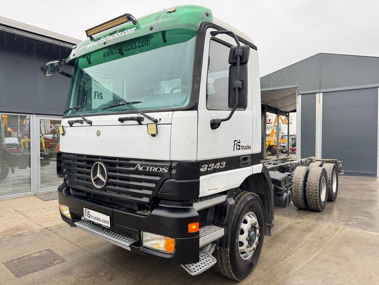 Mercedes-Benz Actros 3331 B 6x4 chassis - big axle - Грузовик-шасси: фото 1 Mercedes-Benz Actros 3331 B 6x4 chassis - big axle - Грузовик-шасси: фото 1