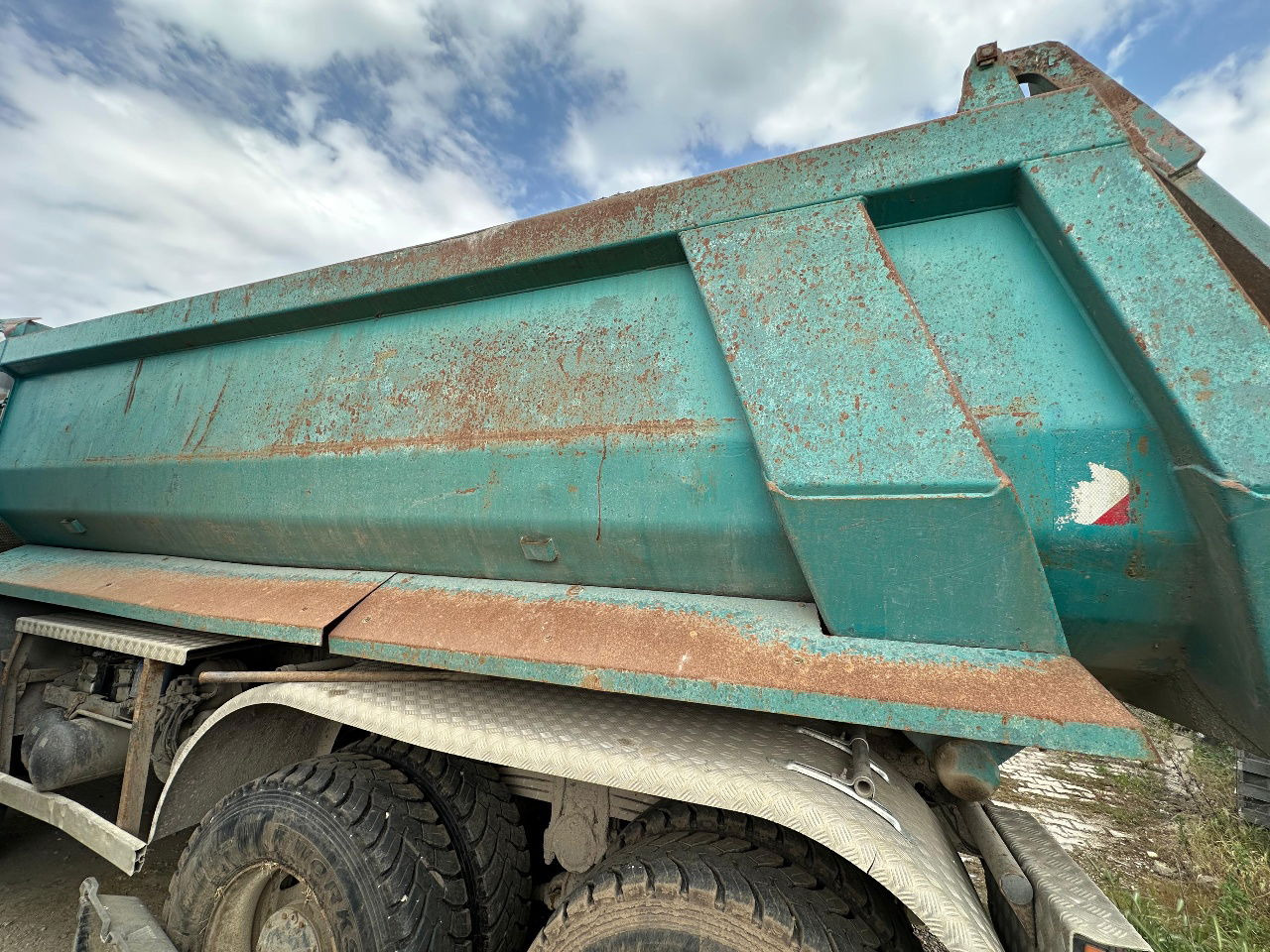 Mercedes-Benz Actros 4141 K 8x6 mulda tipper - damaged - Самосвал: фото 5 Mercedes-Benz Actros 4141 K 8x6 mulda tipper - damaged - Самосвал: фото 5