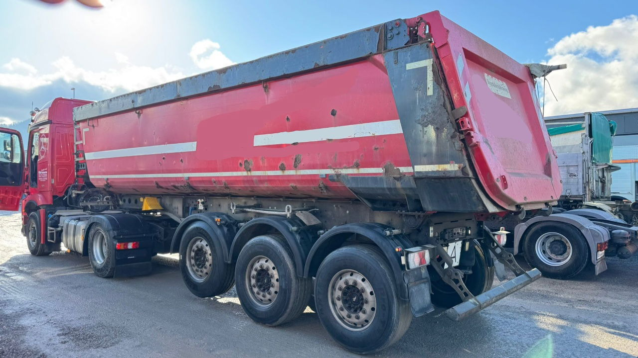 Schmitz Cargobull SGF S3 - taurpaulin - Самосвальный полуприцеп: фото 4 Schmitz Cargobull SGF S3 - taurpaulin - Самосвальный полуприцеп: фото 4