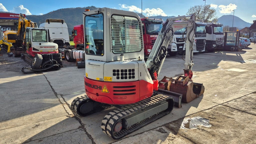 Takeuchi TB138FR - Powertilt - 3X Buckets - 2015 Year - Мини-экскаватор: фото 3 Takeuchi TB138FR - Powertilt - 3X Buckets - 2015 Year - Мини-экскаватор: фото 3
