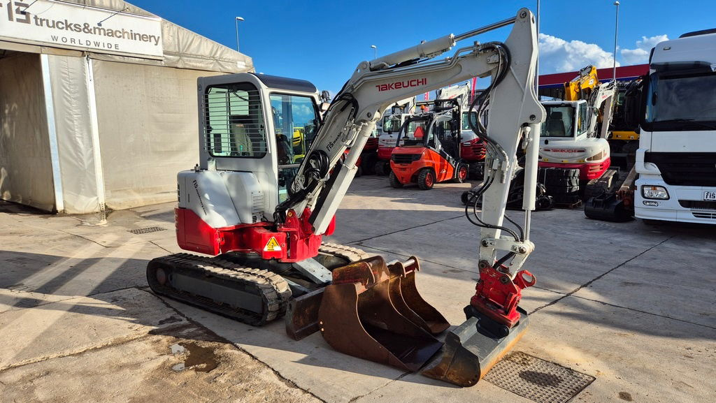 Takeuchi TB138FR - Powertilt - 3X Buckets - 2015 Year - Мини-экскаватор: фото 2 Takeuchi TB138FR - Powertilt - 3X Buckets - 2015 Year - Мини-экскаватор: фото 2