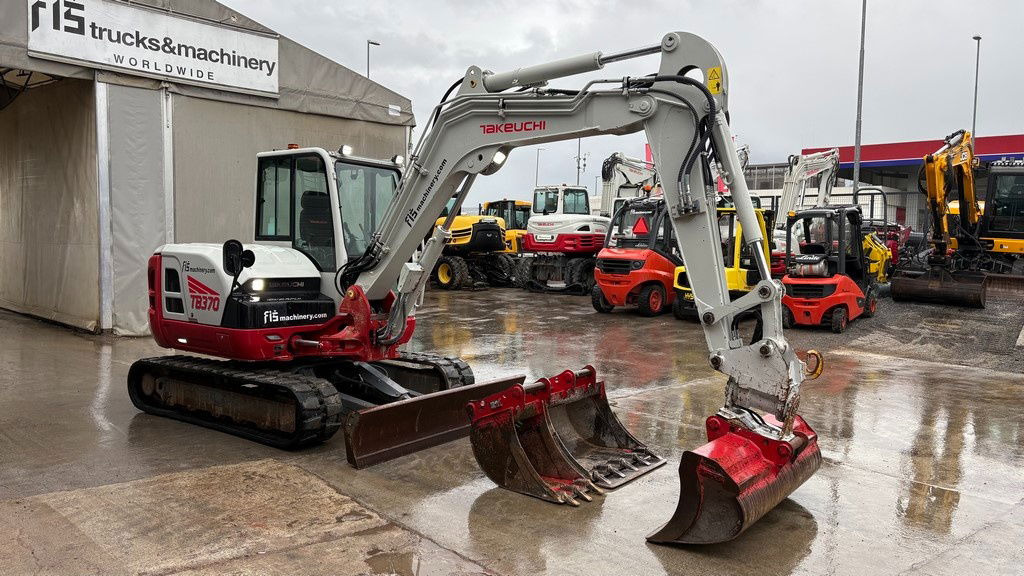 Takeuchi TB370 - Powertilt - 3X Buckets - 2021 Year - 3025 Working Hours - Мини-экскаватор: фото 5 Takeuchi TB370 - Powertilt - 3X Buckets - 2021 Year - 3025 Working Hours - Мини-экскаватор: фото 5