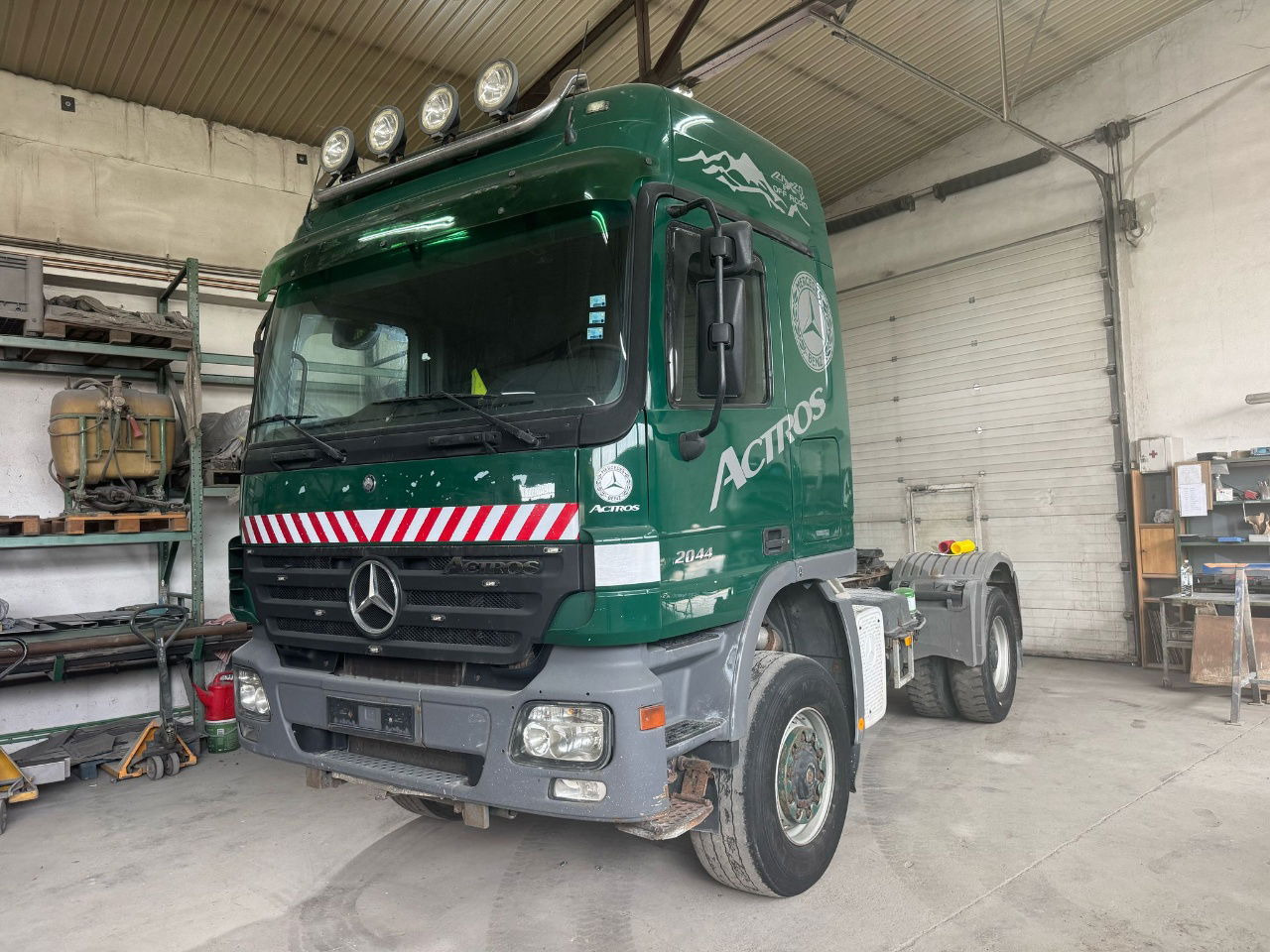 Mercedes-Benz Actros 2044 AS 4x4 tractor unit spring - eps - tipp. hydr. - Тягач: фото 1 Mercedes-Benz Actros 2044 AS 4x4 tractor unit spring - eps - tipp. hydr. - Тягач: фото 1