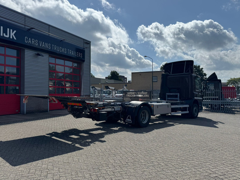 DAF CF65 220 - Грузовик-контейнеровоз/ Сменный кузов: фото 5 DAF CF65 220 - Грузовик-контейнеровоз/ Сменный кузов: фото 5