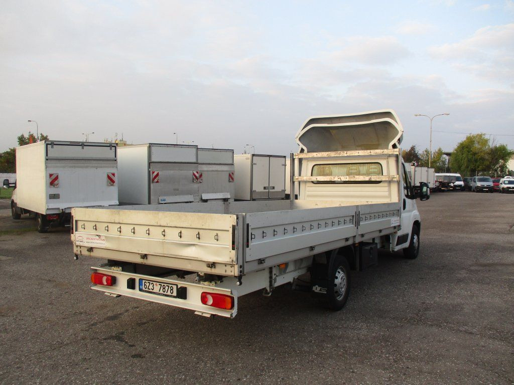 Citroën Jumper 2,0 BlueHDi Citroën Jumper 2,0 BlueHDi - Малотоннажный бортовой грузовик: фото 4 Citroën Jumper 2,0 BlueHDi Citroën Jumper 2,0 BlueHDi - Малотоннажный бортовой грузовик: фото 4