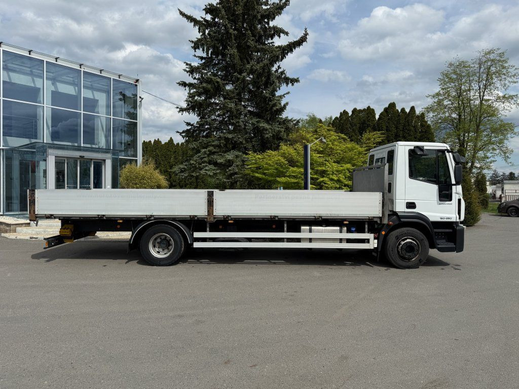 Iveco 150E25 EURO 6 - Грузовик бортовой/ Платформа: фото 3 Iveco 150E25 EURO 6 - Грузовик бортовой/ Платформа: фото 3