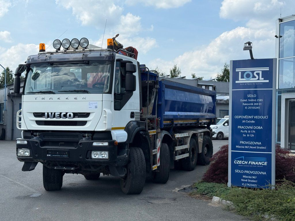 Iveco Trakker AD410 T45 8x8 + HMF 1643 Z2 - Самосвал: фото 1 Iveco Trakker AD410 T45 8x8 + HMF 1643 Z2 - Самосвал: фото 1