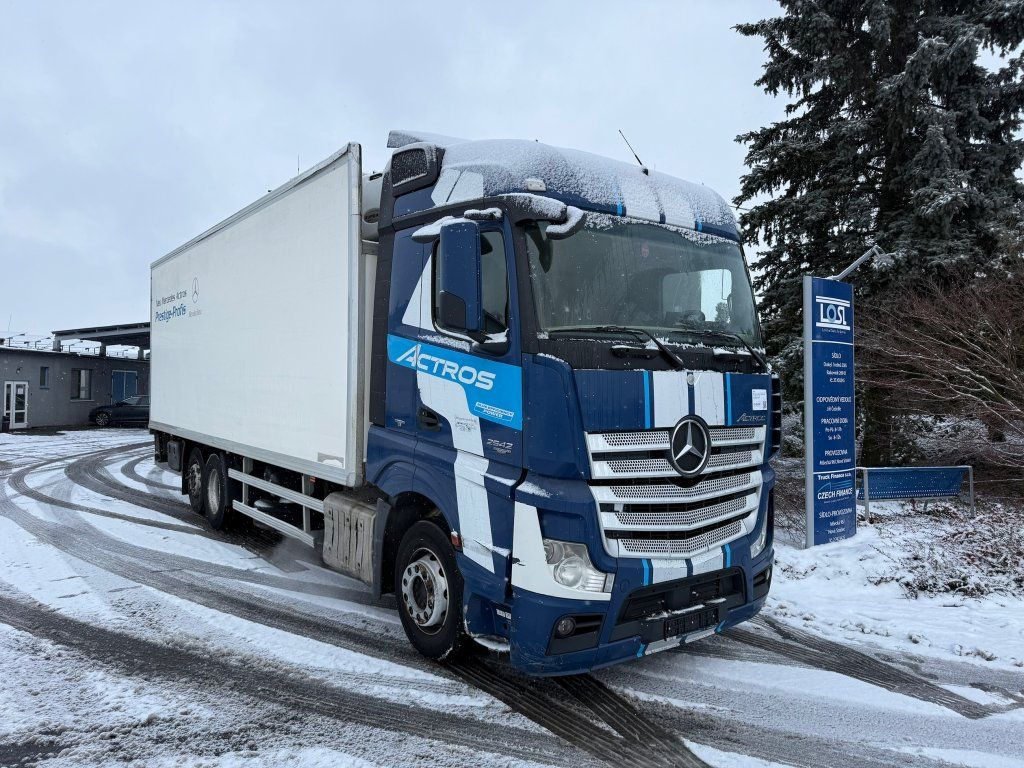 Mercedes-Benz 2542 Actros 6x2 EURO 6 - Рефрижератор: фото 2 Mercedes-Benz 2542 Actros 6x2 EURO 6 - Рефрижератор: фото 2