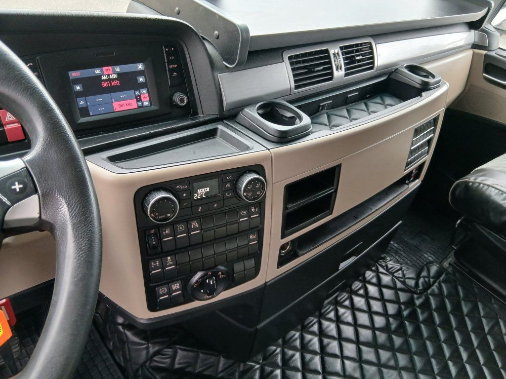 Тягач MAN TGX18.500 XXL EURO 6 MEGA/lowdeck: фото 15