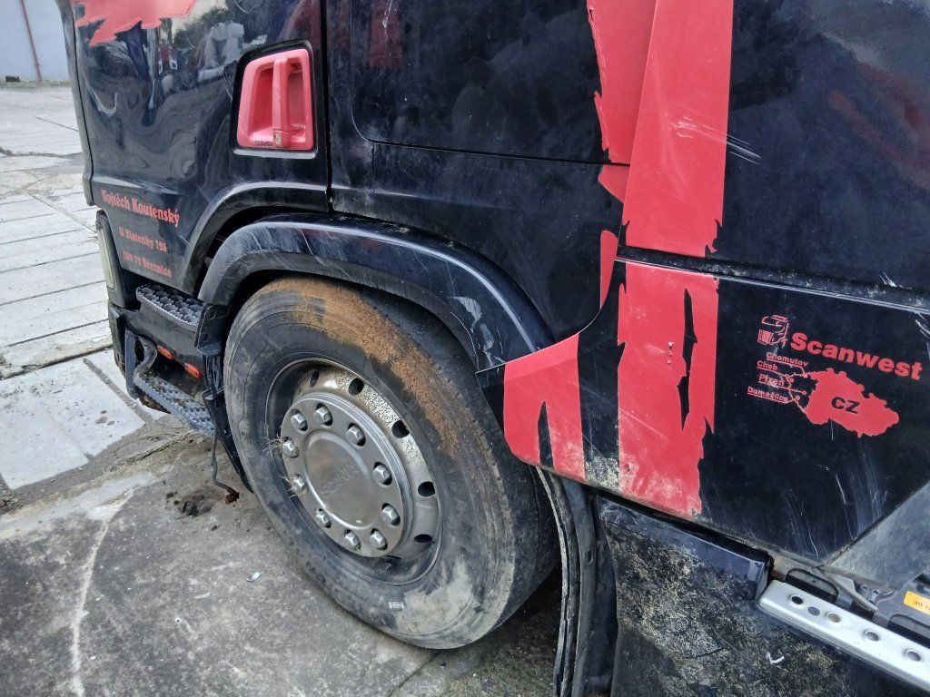 Scania R450 MEGA/lowdeck Unfall / damage - Тягач: фото 5 Scania R450 MEGA/lowdeck Unfall / damage - Тягач: фото 5