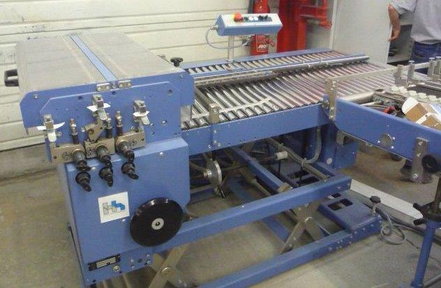 Flat pile feeder MBO F 76 Solo with independent drive for max. format of 72 x 102 cm and Cutting unit Herzog and Heymann H&H N 381 with Technifold Creasing tools - Печатное оборудование: фото 1 Flat pile feeder MBO F 76 Solo with independent drive for max. format of 72 x 102 cm and Cutting unit Herzog and Heymann H&H N 381 with Technifold Creasing tools - Печатное оборудование: фото 1