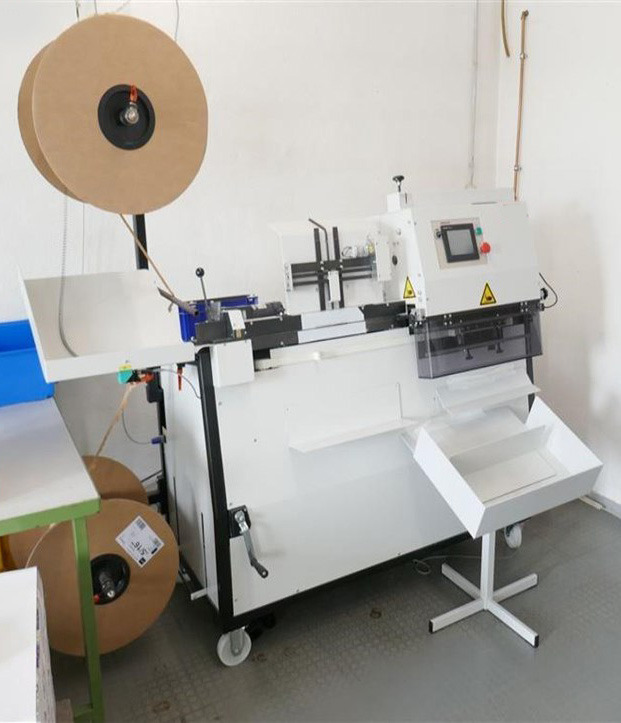 Ringbook & calendar - wire binding machine RENZ Mobi 500 with calendar hanger KA 300 - Переплетная машина: фото 1 Ringbook & calendar - wire binding machine RENZ Mobi 500 with calendar hanger KA 300 - Переплетная машина: фото 1