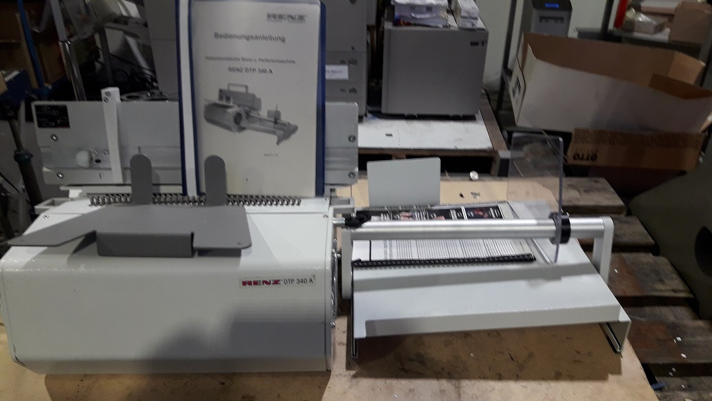 Semi-automatic table punching machine Christian Renz DTP 340 A with calendar tooling - Печатное оборудование: фото 1 Semi-automatic table punching machine Christian Renz DTP 340 A with calendar tooling - Печатное оборудование: фото 1