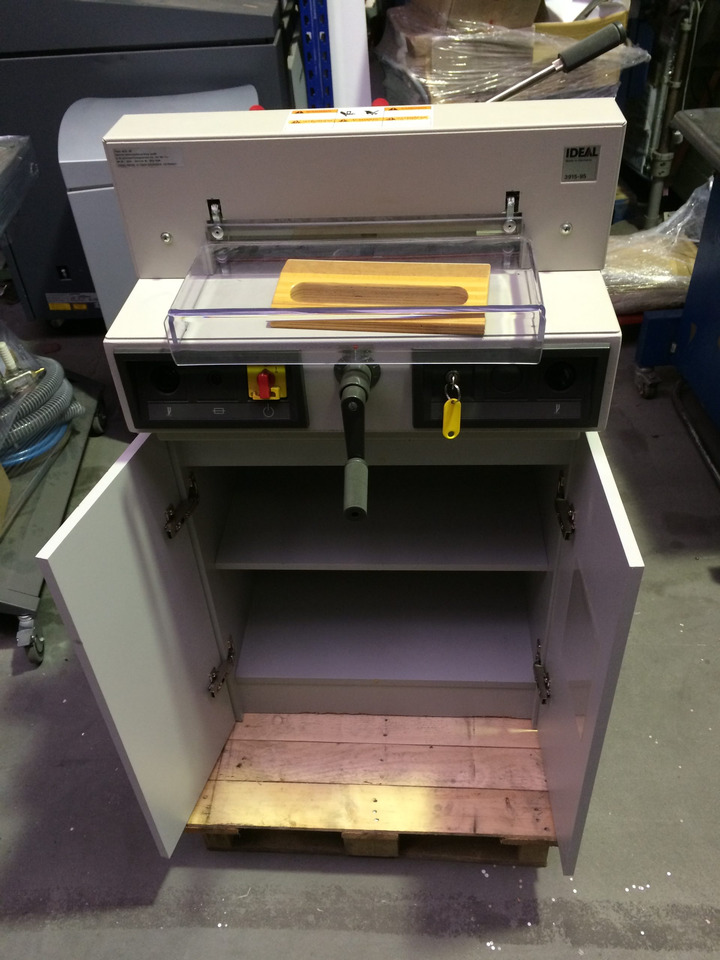 Stack cutter Ideal 3915-95 - Condition like new - Бумагорезательная машина: фото 1 Stack cutter Ideal 3915-95 - Condition like new - Бумагорезательная машина: фото 1