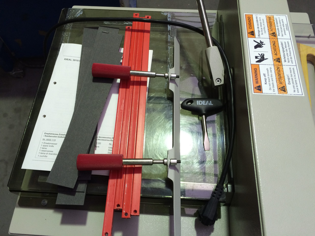 Stack cutter Ideal 3915-95 - Condition like new - Бумагорезательная машина: фото 3 Stack cutter Ideal 3915-95 - Condition like new - Бумагорезательная машина: фото 3