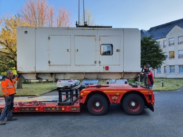 330 kVa Fg Wilson Perkins 2006 TWG2 - Электрогенератор: фото 1 330 kVa Fg Wilson Perkins 2006 TWG2 - Электрогенератор: фото 1