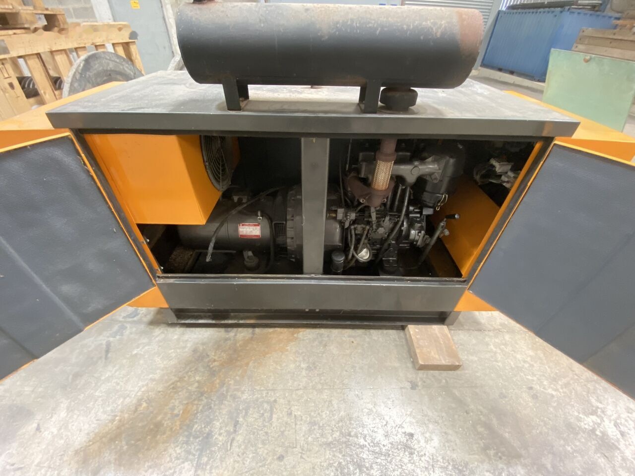 SDMO 20 kVa - Электрогенератор: фото 4 SDMO 20 kVa - Электрогенератор: фото 4