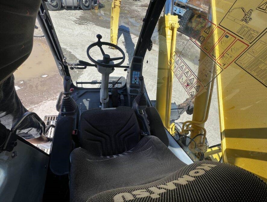 Перегружатель Komatsu PW220MH MH: фото 7