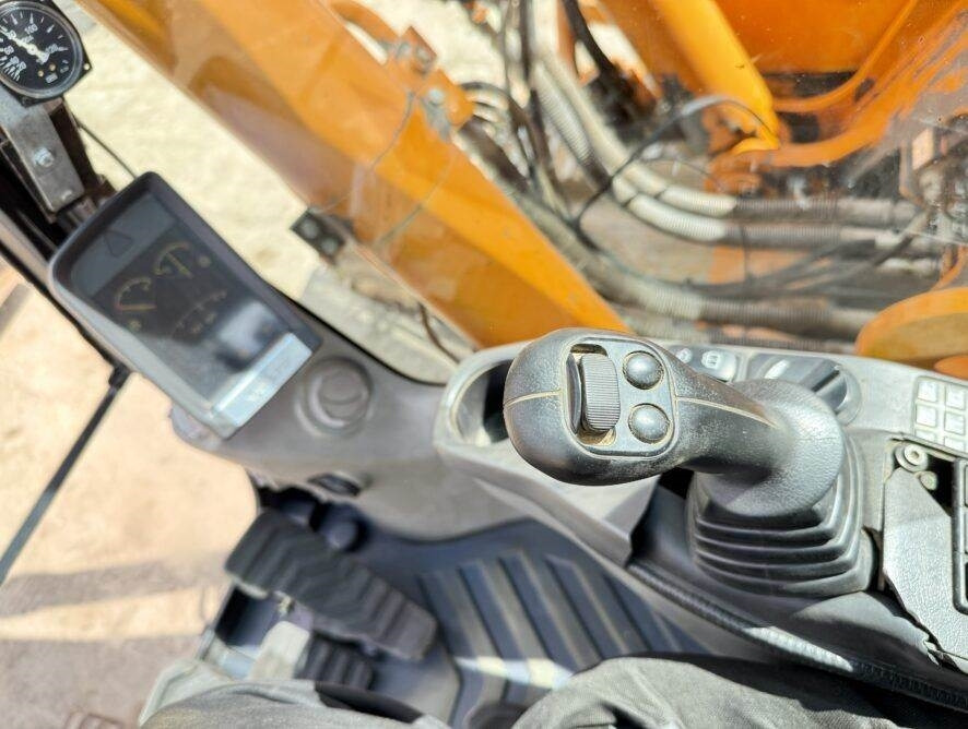 Гусеничный экскаватор Volvo EC290CL: фото 10