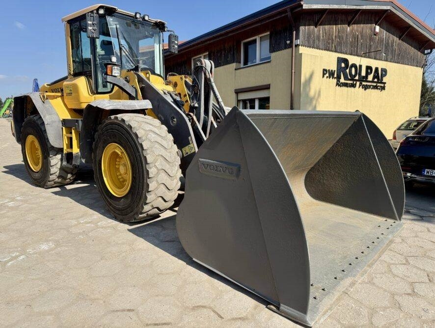 Volvo L120F - Колёсный погрузчик: фото 1 Volvo L120F - Колёсный погрузчик: фото 1