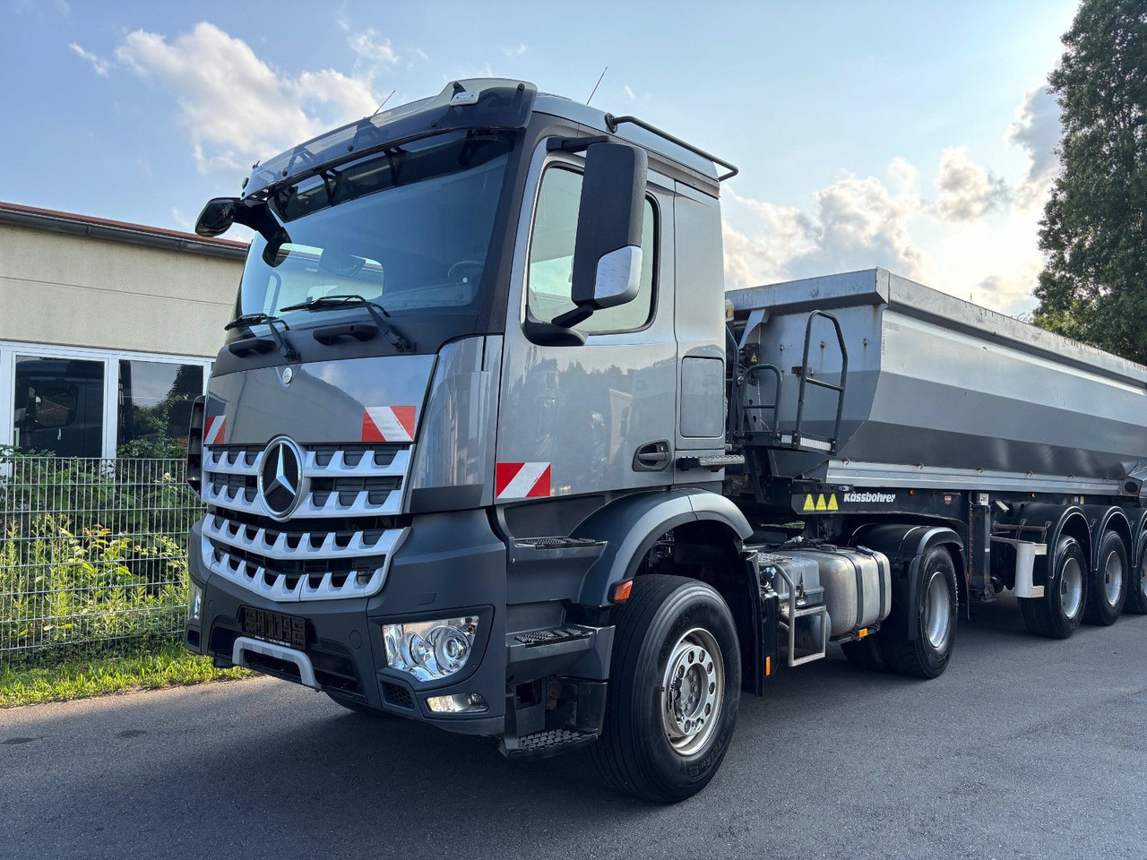 Mercedes-Benz Arocs 1842 Retarder/Kipphyd./Klima - Тягач: фото 2 Mercedes-Benz Arocs 1842 Retarder/Kipphyd./Klima - Тягач: фото 2