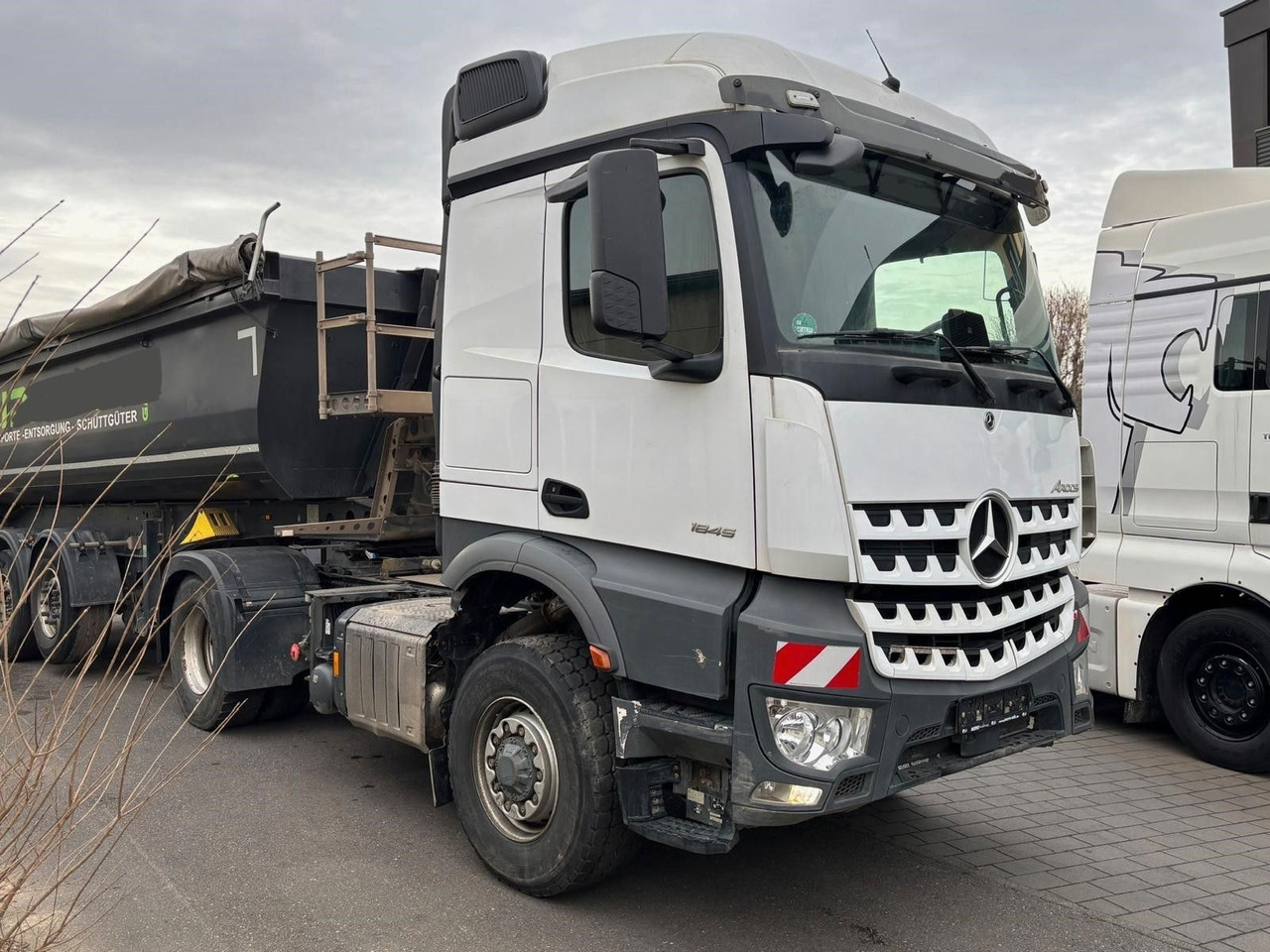 Mercedes-Benz MP V 1845 4x4/Retarder/Kipphydraulik - Тягач: фото 1 Mercedes-Benz MP V 1845 4x4/Retarder/Kipphydraulik - Тягач: фото 1