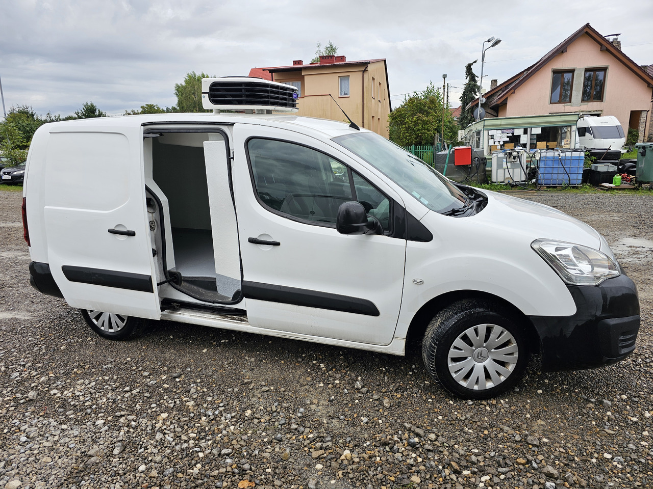 CITROËN Berlingo long chlodnia mroznia carrier Klima EURO6 - Фургон-рефрижератор: фото 2 CITROËN Berlingo long chlodnia mroznia carrier Klima EURO6 - Фургон-рефрижератор: фото 2