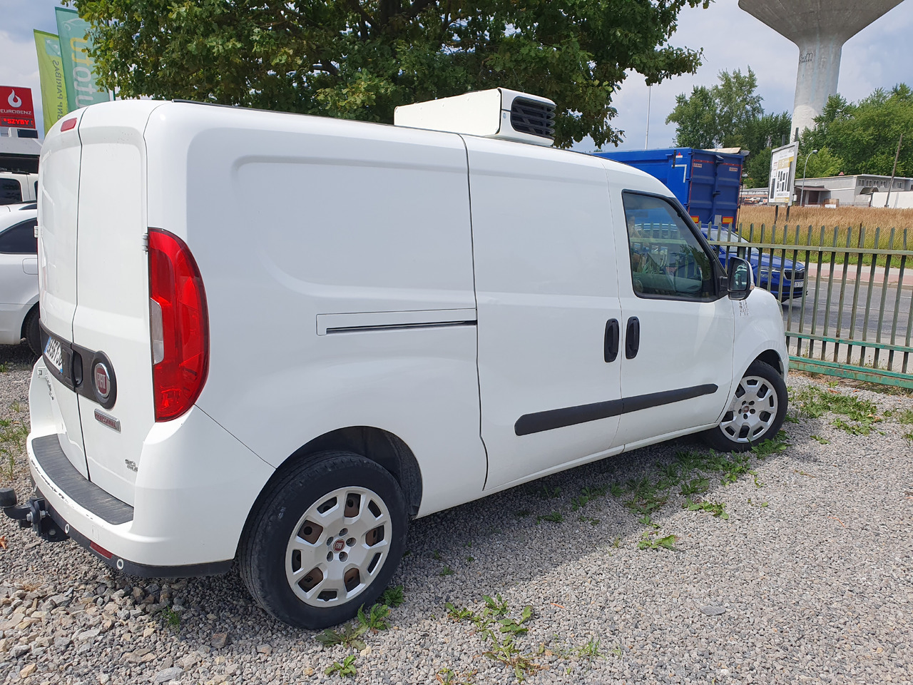 FIAT DOBLO 1.6 LONG CHLODNIA carrier +230v KLIMA EURO6 - Фургон-рефрижератор: фото 3 FIAT DOBLO 1.6 LONG CHLODNIA carrier +230v KLIMA EURO6 - Фургон-рефрижератор: фото 3