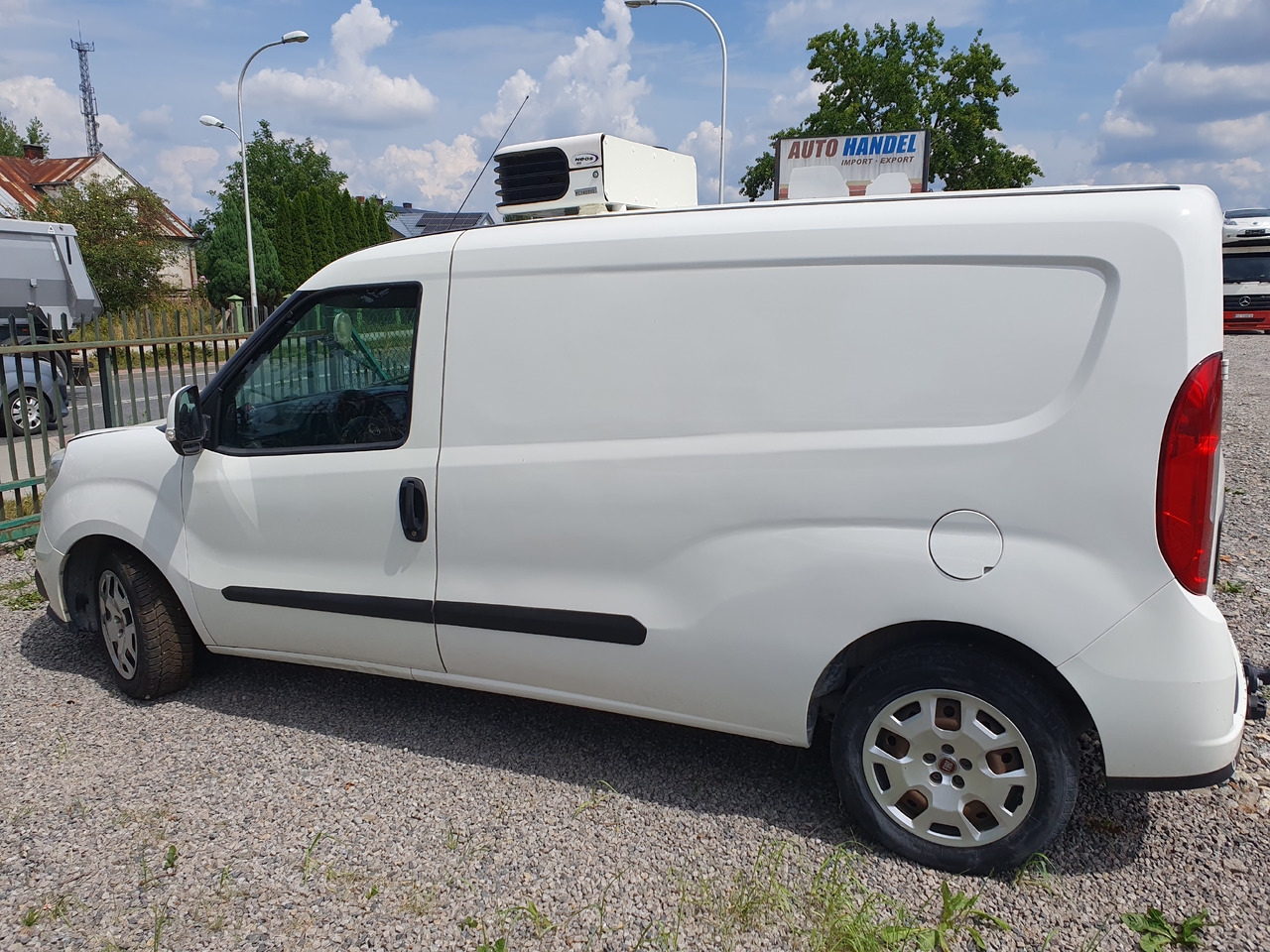 FIAT DOBLO LONG CHLODNIA carrier+230v KLIMA EURO6 - Фургон-рефрижератор: фото 4 FIAT DOBLO LONG CHLODNIA carrier+230v KLIMA EURO6 - Фургон-рефрижератор: фото 4