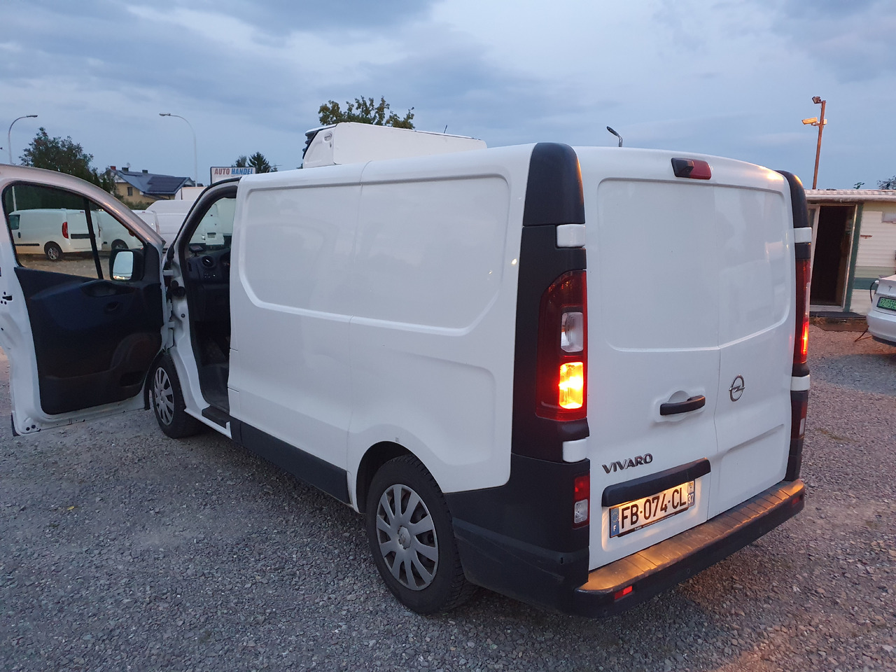 Фургон-рефрижератор Opel VIVARO CHLODNIA CARRIER+230V KLIMA NAVI EURO6 [ Copy ] [ Copy ] [ Copy ]: фото 7