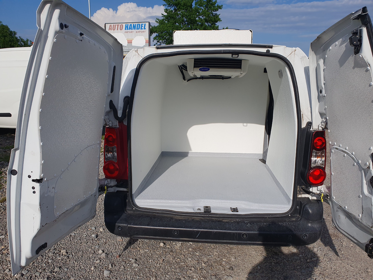 PEUGEOT PARTNER LONG CHLODNIA MROZNIA CARRIER KLIMA NAVI EURO6 - Фургон-рефрижератор: фото 2 PEUGEOT PARTNER LONG CHLODNIA MROZNIA CARRIER KLIMA NAVI EURO6 - Фургон-рефрижератор: фото 2