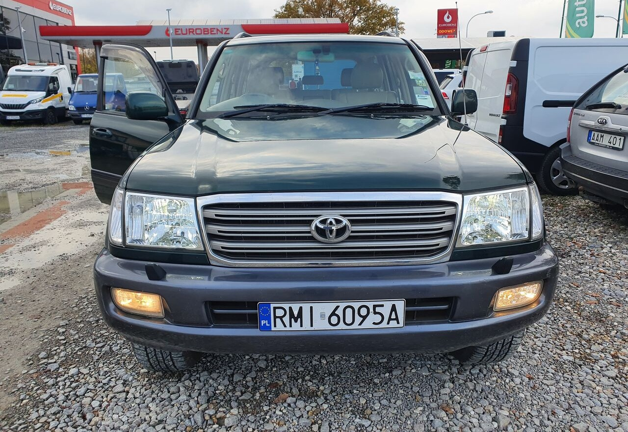 Toyota LAND CRUISER 100 4,2 TD KLIMA 7 OSOB - Внедорожник: фото 3 Toyota LAND CRUISER 100 4,2 TD KLIMA 7 OSOB - Внедорожник: фото 3