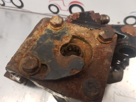 Case 94 And 1200 Series Power Steering Orbital Unit K207419 - Рулевое управление для Тракторов: фото 3 Case 94 And 1200 Series Power Steering Orbital Unit K207419 - Рулевое управление для Тракторов: фото 3
