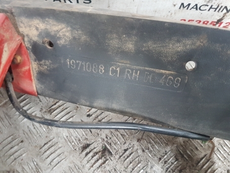 Case International 885xl, 955xl, 1055xl Mudguard Fender Rhs 3234485r1, 3404863r2 - Крыло для Тракторов: фото 5 Case International 885xl, 955xl, 1055xl Mudguard Fender Rhs 3234485r1, 3404863r2 - Крыло для Тракторов: фото 5
