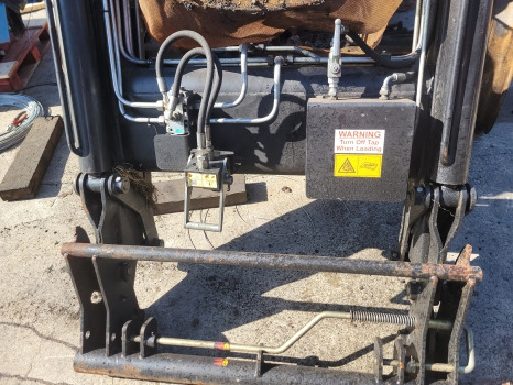 Case Mxm120, Mxm140, Mxm130 New Holland Tm120, Tm140, Tm150 Rossmore Loader - Фронтальный погрузчик для трактора: фото 2 Case Mxm120, Mxm140, Mxm130 New Holland Tm120, Tm140, Tm150 Rossmore Loader - Фронтальный погрузчик для трактора: фото 2
