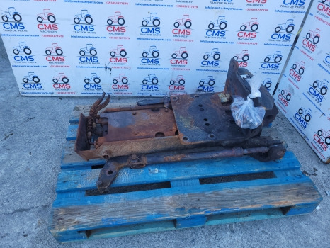 Case Mxm120, Mxm140 New Holland Tm120, Tm140, Tm150 Pick Up Hitch Assy 82036538 - Рама/ Шасси: фото 1 Case Mxm120, Mxm140 New Holland Tm120, Tm140, Tm150 Pick Up Hitch Assy 82036538 - Рама/ Шасси: фото 1