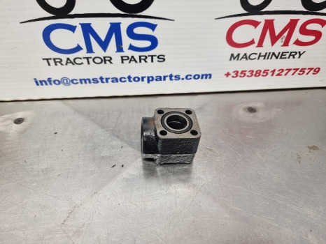 Case Mxu100, New Holland T6000, Tsa, Transmission Flange 5192922 - Коробка передач: фото 3 Case Mxu100, New Holland T6000, Tsa, Transmission Flange 5192922 - Коробка передач: фото 3