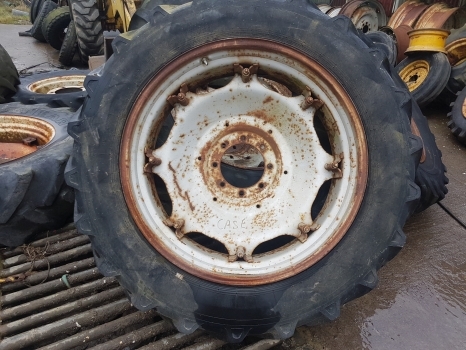 Case Rear Wheel And Tyre 13.6r38 - Колесо для Тракторов: фото 1 Case Rear Wheel And Tyre 13.6r38 - Колесо для Тракторов: фото 1