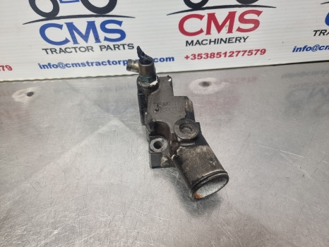 Claas Ares 656rc, Ariom, Axion, Thermostat Body 6005023476, R501130, R131016 - Головка блока: фото 1 Claas Ares 656rc, Ariom, Axion, Thermostat Body 6005023476, R501130, R131016 - Головка блока: фото 1