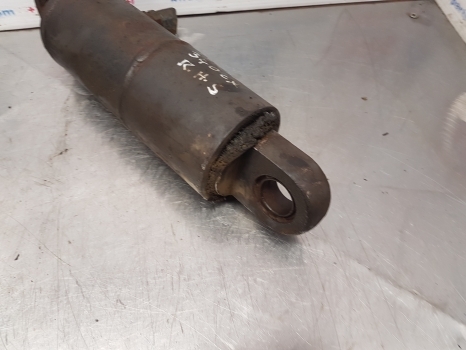 Claas Axos 340 Cx, Ergos, Celtis, Ceres Hydraulic Cylinder For Parts 7700068746 - Гидравлический цилиндр для Тракторов: фото 3 Claas Axos 340 Cx, Ergos, Celtis, Ceres Hydraulic Cylinder For Parts 7700068746 - Гидравлический цилиндр для Тракторов: фото 3
