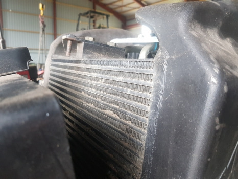 Deutz Agrotron M620, M610, M615, M600,ttv Intercooler 0.015.6910.2/20 - Радиатор: фото 2 Deutz Agrotron M620, M610, M615, M600,ttv Intercooler 0.015.6910.2/20 - Радиатор: фото 2