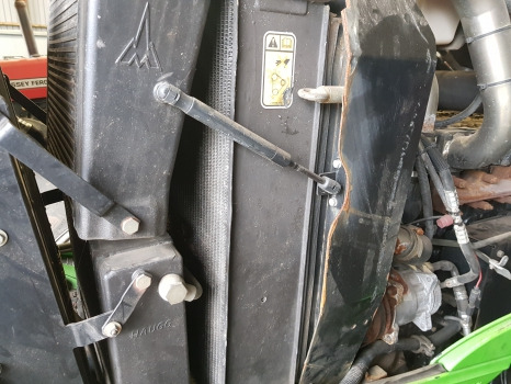 Deutz Agrotron M620, M610, Ttv Engine Water Cooling Radiator 0.015.4317.4/20 - Радиатор: фото 2 Deutz Agrotron M620, M610, Ttv Engine Water Cooling Radiator 0.015.4317.4/20 - Радиатор: фото 2