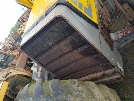 Fermec 860 Nose Cone Hydraulic Oil Tank - Решётка радиатора: фото 1 Fermec 860 Nose Cone Hydraulic Oil Tank - Решётка радиатора: фото 1