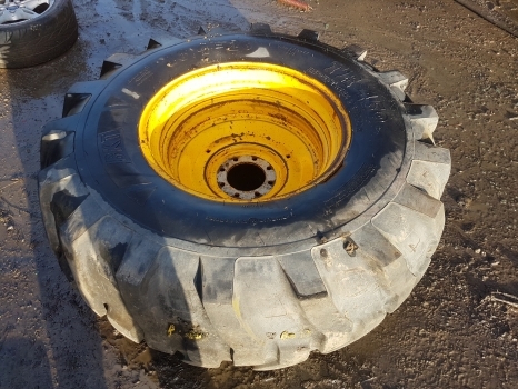 Ford 4550 Rear Wheel Rim And Tyre 18.4-26, 1 Inch Grip, 6 Inches Centre Hole - Колесо для Тракторов: фото 1 Ford 4550 Rear Wheel Rim And Tyre 18.4-26, 1 Inch Grip, 6 Inches Centre Hole - Колесо для Тракторов: фото 1