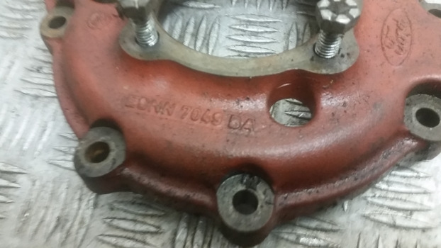 Ford 7610, 8210, 7810 10 Series Transmission Cover 83924960, E0nn7049ba - Коробка передач: фото 2 Ford 7610, 8210, 7810 10 Series Transmission Cover 83924960, E0nn7049ba - Коробка передач: фото 2