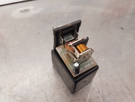 Ford 7840, 6640, 7740, 8240 Time Relay F0nn14n135ba, 84589329, 81867839 - Реле для Тракторов: фото 5 Ford 7840, 6640, 7740, 8240 Time Relay F0nn14n135ba, 84589329, 81867839 - Реле для Тракторов: фото 5